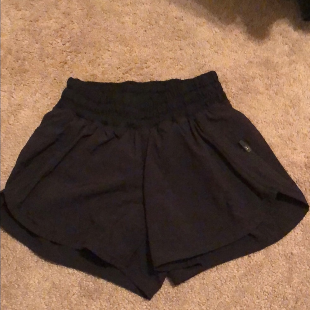 Lululemon tracker shorts size 4
